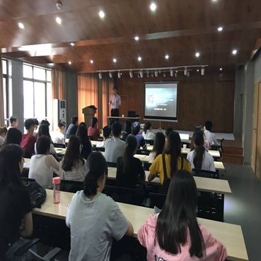 Macintosh HD:Users:malianlian:Desktop:南京理工大学工业设计中心王寒应邀赴电子游戏机
开展学术报告-新闻稿:QQ图片20180529160740.jpg